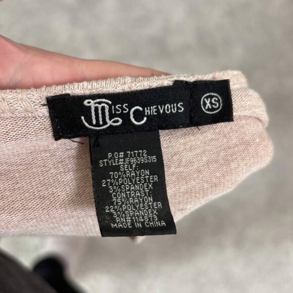 Pre-Loved Women's Long Pink V-Neck Top Measures 31" Long with Ribbed Sleeves - Picture 7 of 7